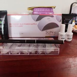 Nail kit